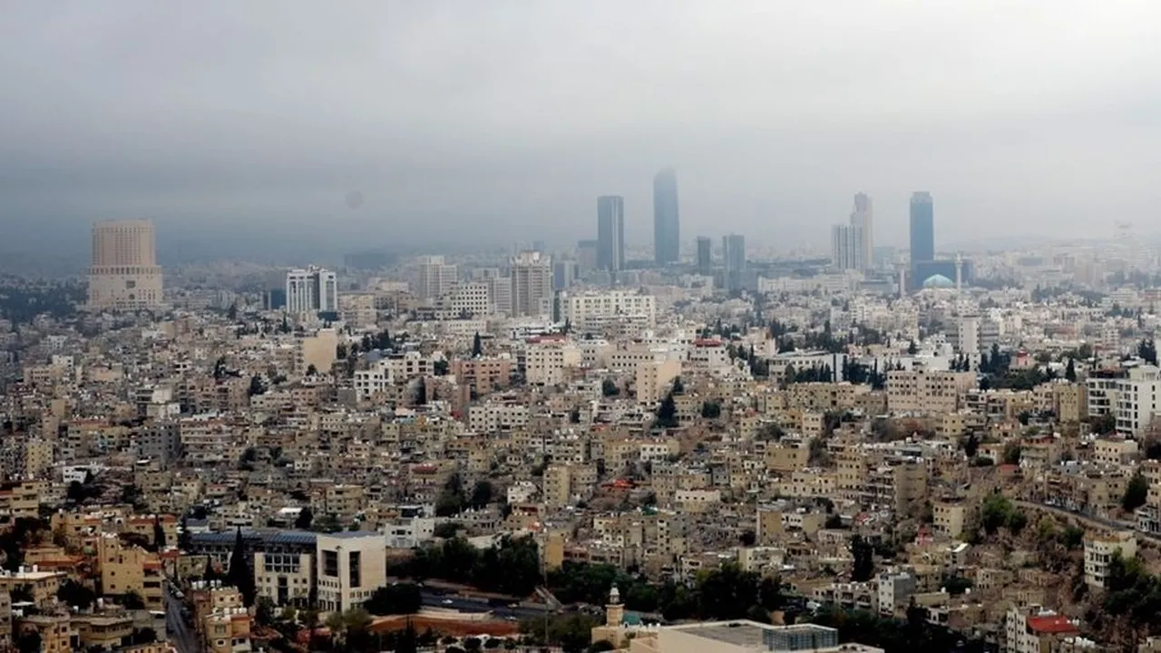 تحذيرات من سيول وأمطار رعدية غزيرة تضرب مناطق واسعة اليوم وغدا